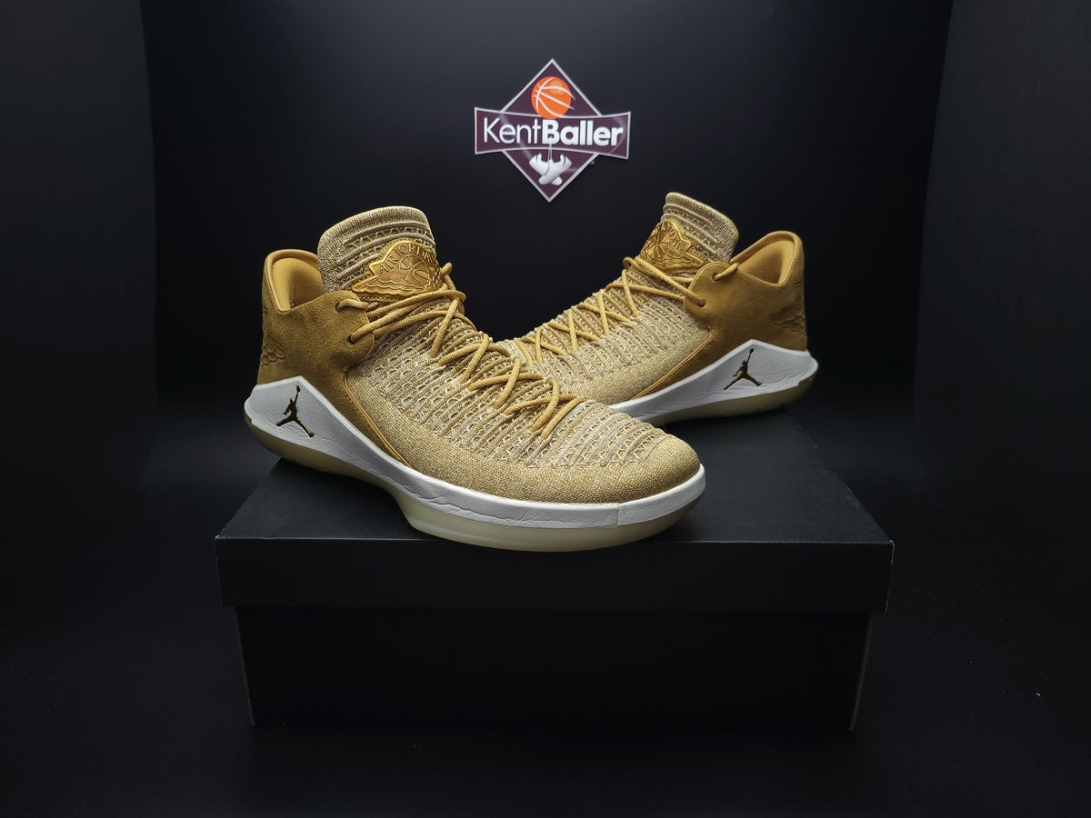 Air jordan sales 32 low gold